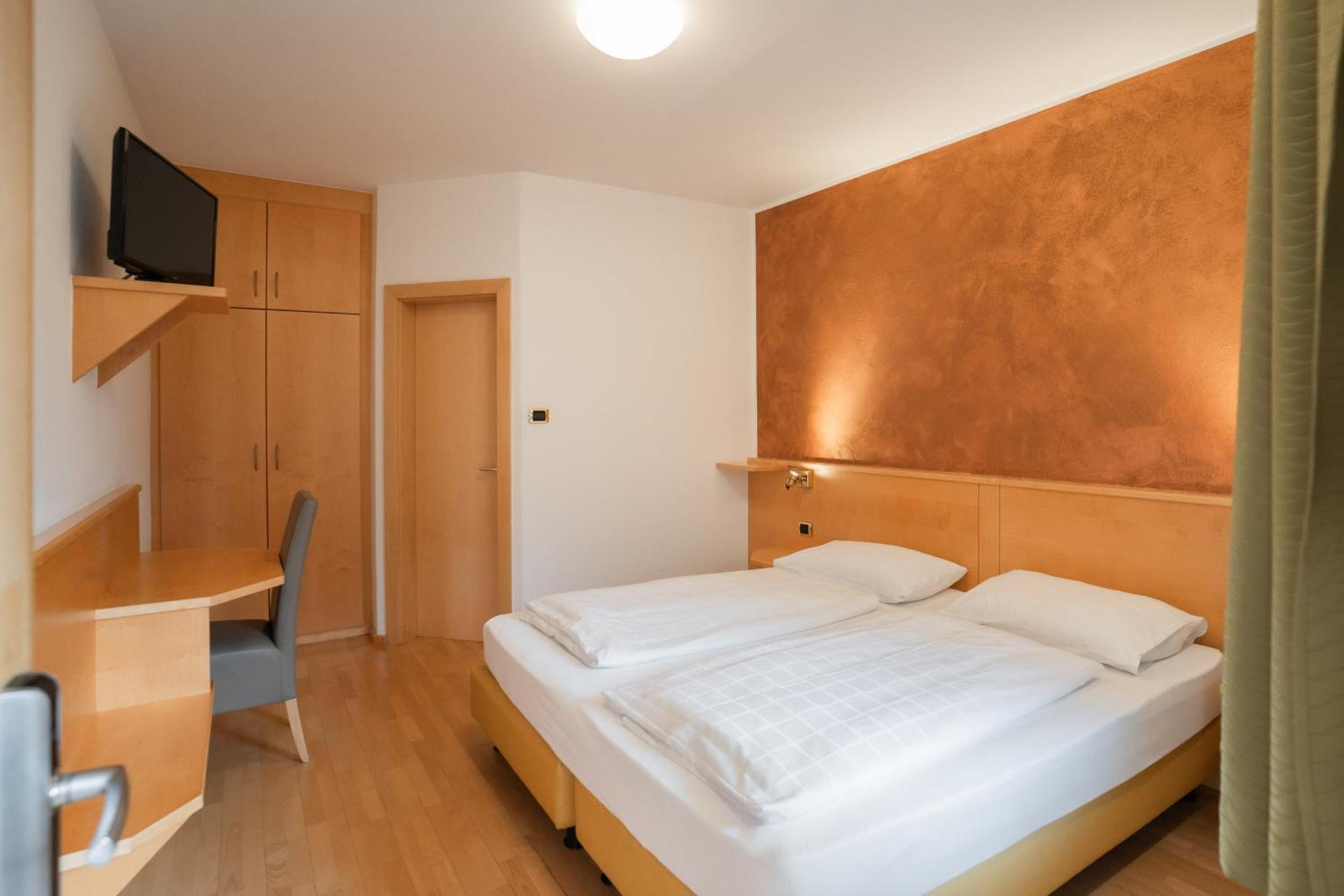 Feichter Hotel & Bistro Bolzano Room photo